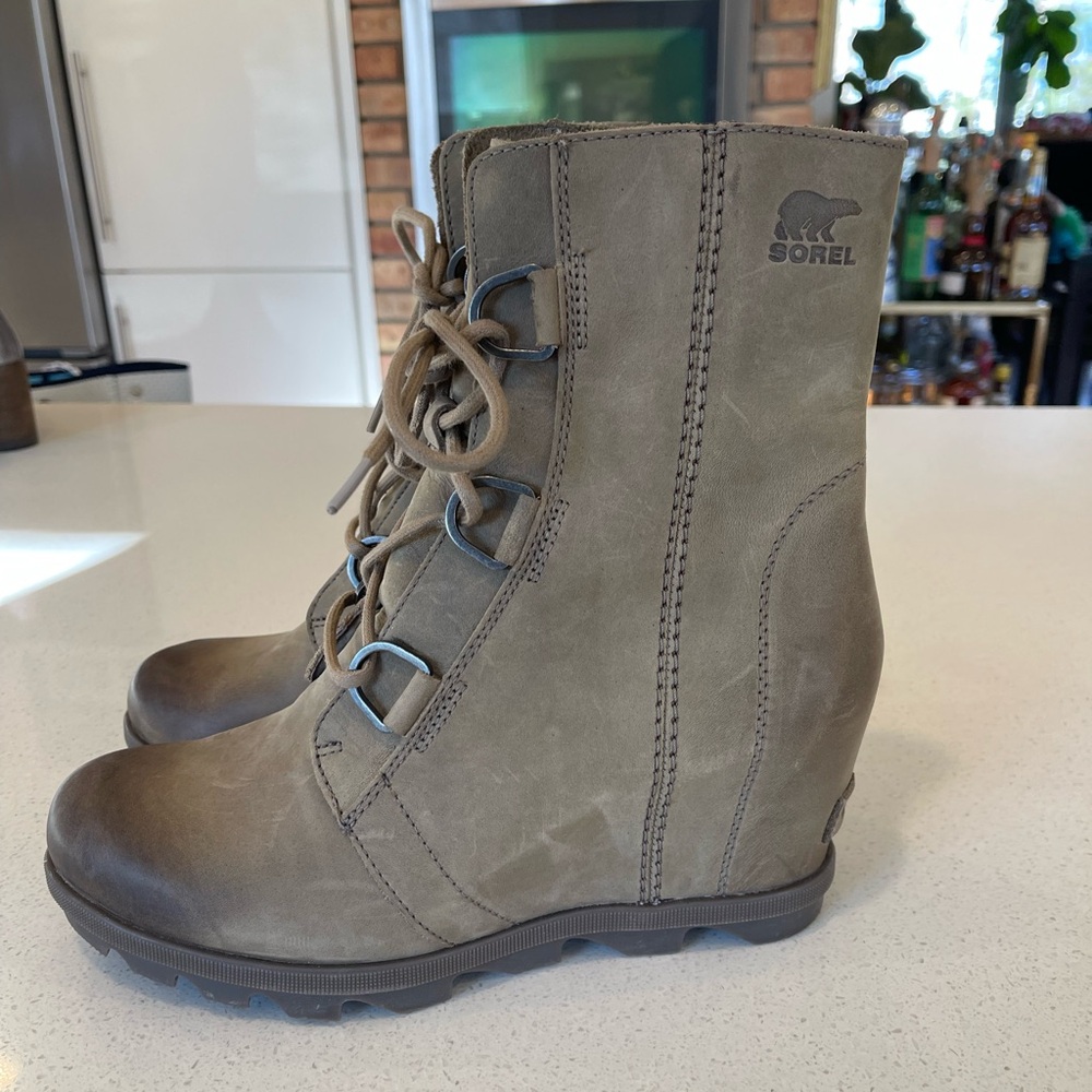 Sorel Women's Joan of Arc Leather Wedge Boots